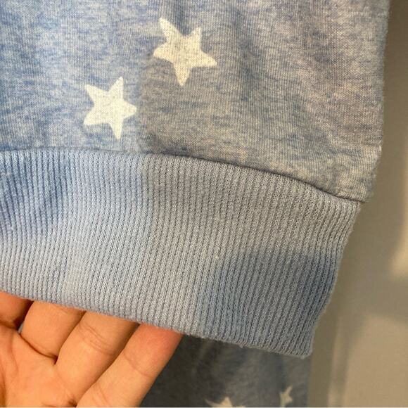 Splendid Blue and White Star Pattern Long Sleeve Pajama Pants Cozy Lounge Set - Picture 9 of 10